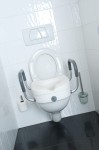 Podwyższająca nasadka na toaletę z podłokietnikami Tina (1).jpg