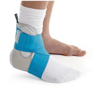 Dziecięcy stabilizator stawu skokowego Push Ortho Aequi Junior, zapewniający optymalne wsparcie kostki oraz swobodne zginanie grzbietowe i podeszwowe stopy