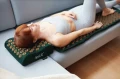 Duża ergonomiczna mata do akupresury z poduszką ERGO MATA X (6).webp