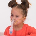Zaawansowany inhalator kompresorowy, który łączy w sobie niezwykłą skuteczność leczenia z kompaktowymi wymiarami LD-220C