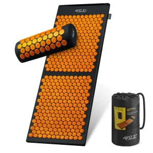 Duża mata rehabilitacyjna do akupresury z poduszką, niwelująca zmęczenie i dolegliwości bólowe, wspomagająca relaksację 110x42 cm (Czarno-pomarańczowa) ACUPRESSURE MAT XL